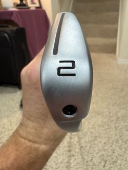 Taylor made p790 forged 2 iron / stiff