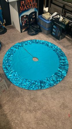 Vintage Christmas Holiday Time Teal Blue Tree Skirt 