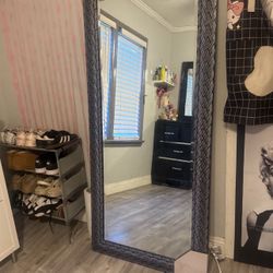 Black Body Mirror