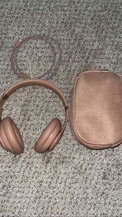 Beats Studio Pro Kim Kardashian Collab