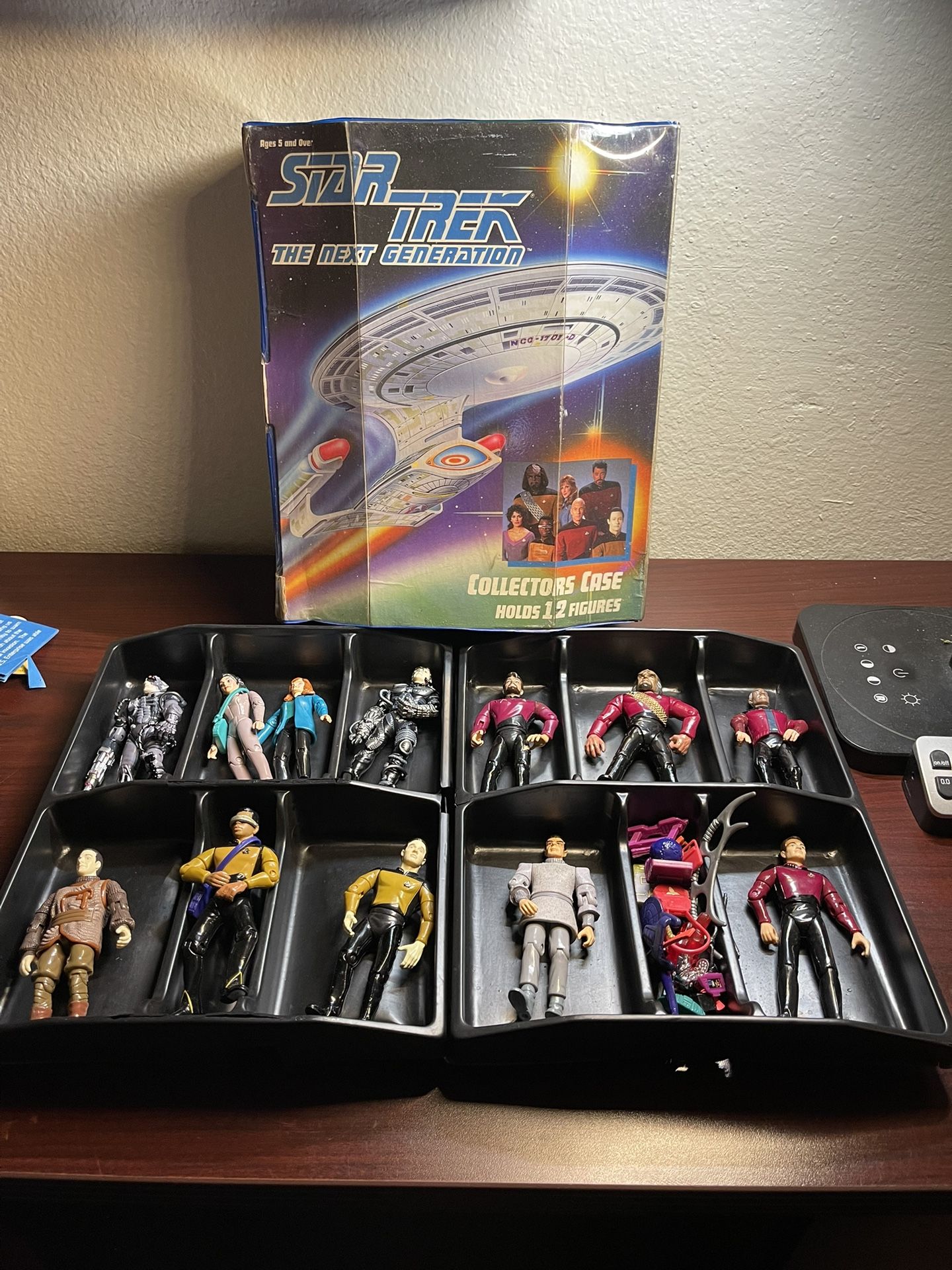 12 Star Trek Playmates Action Figure Lot Plus Case – TNG / DS9 (from 1990s)