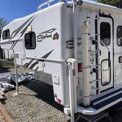 2018 Bigfoot RV truck camper