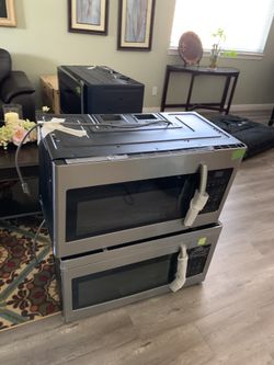 Brand new Samsung microwave with vent