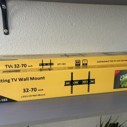 Tilting TV Wall Mount 32-75” LED LCD QLED max weight 110lbs 