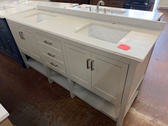 Everett 72 in. W x 22 in. D x 36 in. H Double Sink Freestanding Bath Vanity in Gray with quartz too