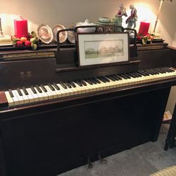 FREE! Piano - Hardman Peck Eavestaff Pianette - Minipiano