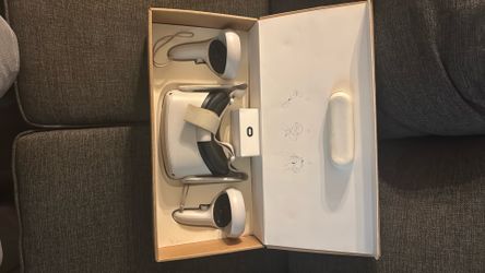 Meta Quest 2 - 256 GB VR Headset