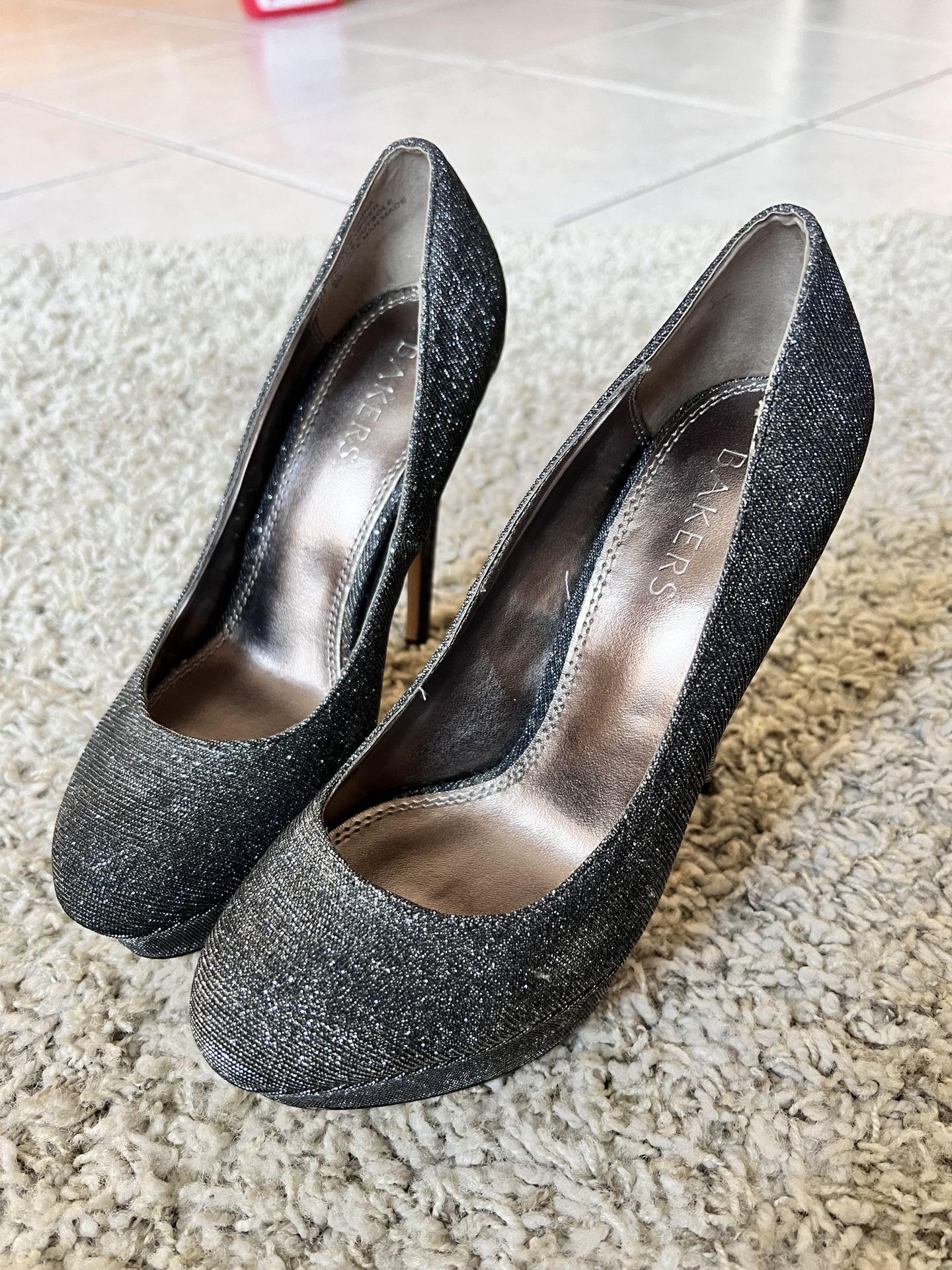 Bakers Black Glitter High Heels – Size 6