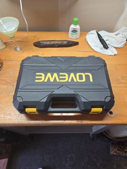 Battery Powered 6" Chainsaw