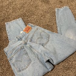 Jeans! Levi’s, American Eagle 