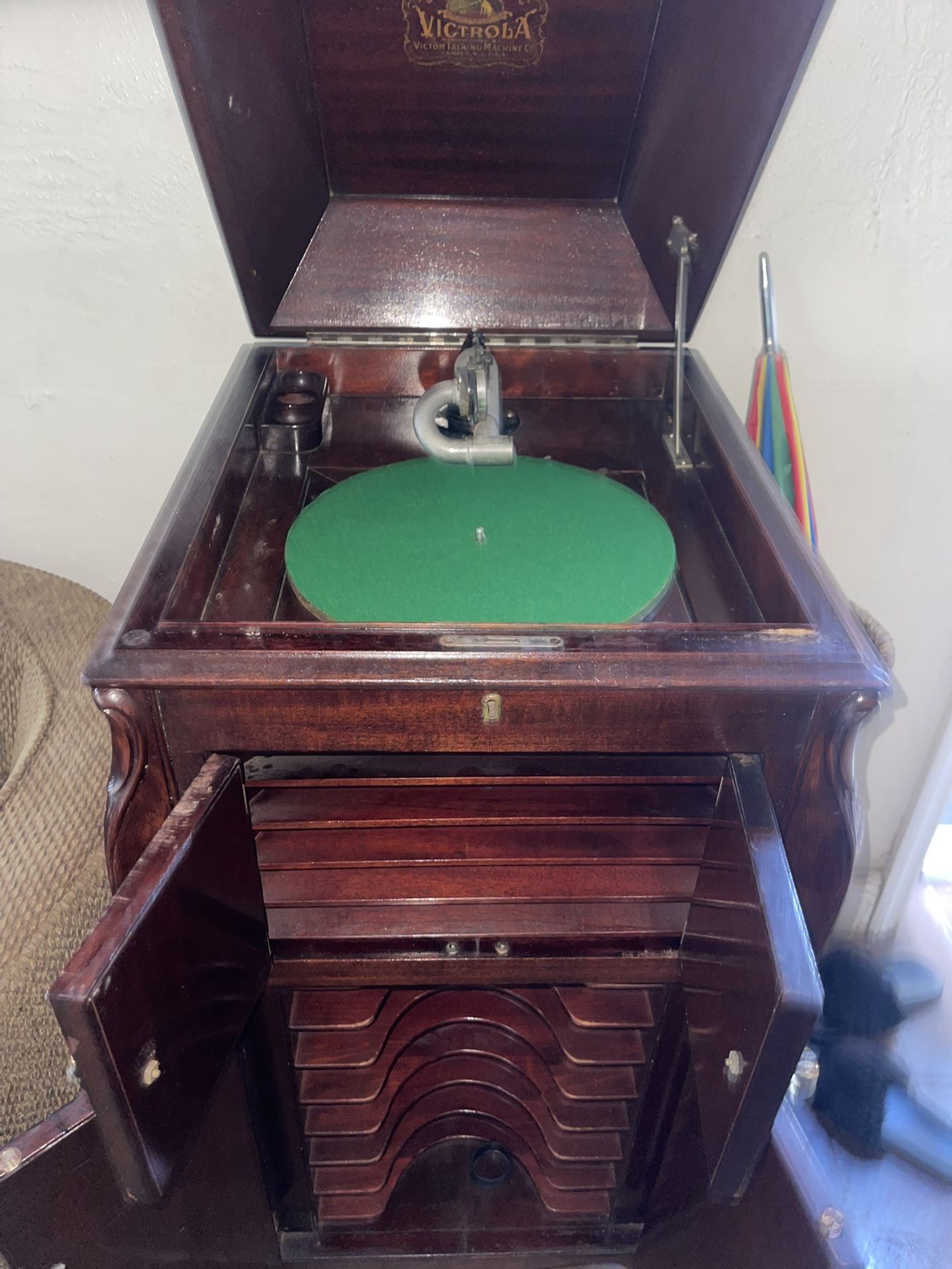 Victor Victrola phonograph For Sale 