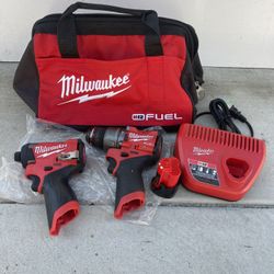 Milwaukee M12 FUEL 12-Volt Lithium-Ion Brushless Cordless Hammer Drill and Impact Driver Combo Kit w/1 3.0 Ah Batteries and Bag (2-Tool)