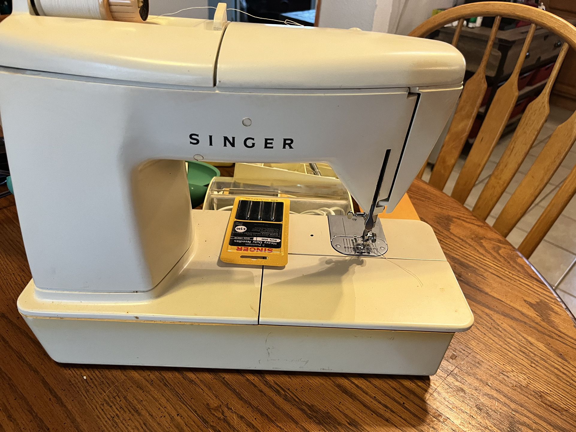Singer Touch And Sew II 758