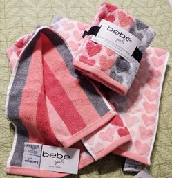 Bebe Girls Valentine Heart Bath Towel Set