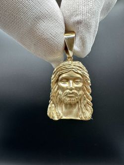 GOLD JESUS PENDANT 1.5" 10KT #34153