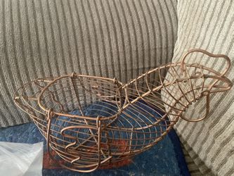 rooster Basket Made Of Heavy Wire.$7. See pictures for full beauty. Every rooster collector needs this basket in their home.