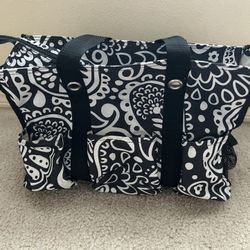 Black And White Bag With Outside Pockets And Zipper 