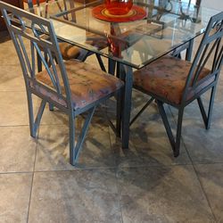 Kitchen Glass Table And 4 Matching Chairs 