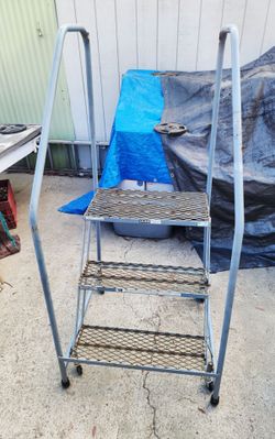 Uline 3 Step Rolling Safety Ladder