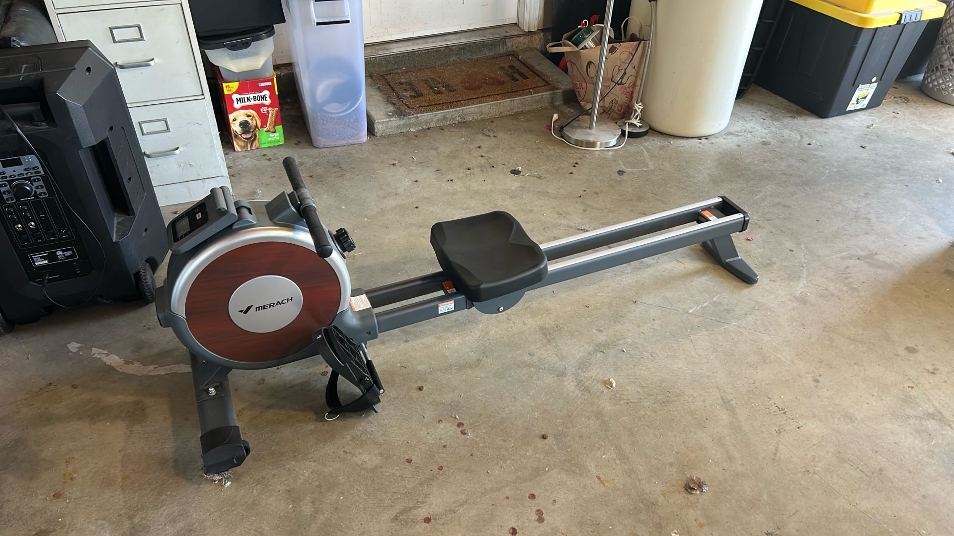 March rowing Machine