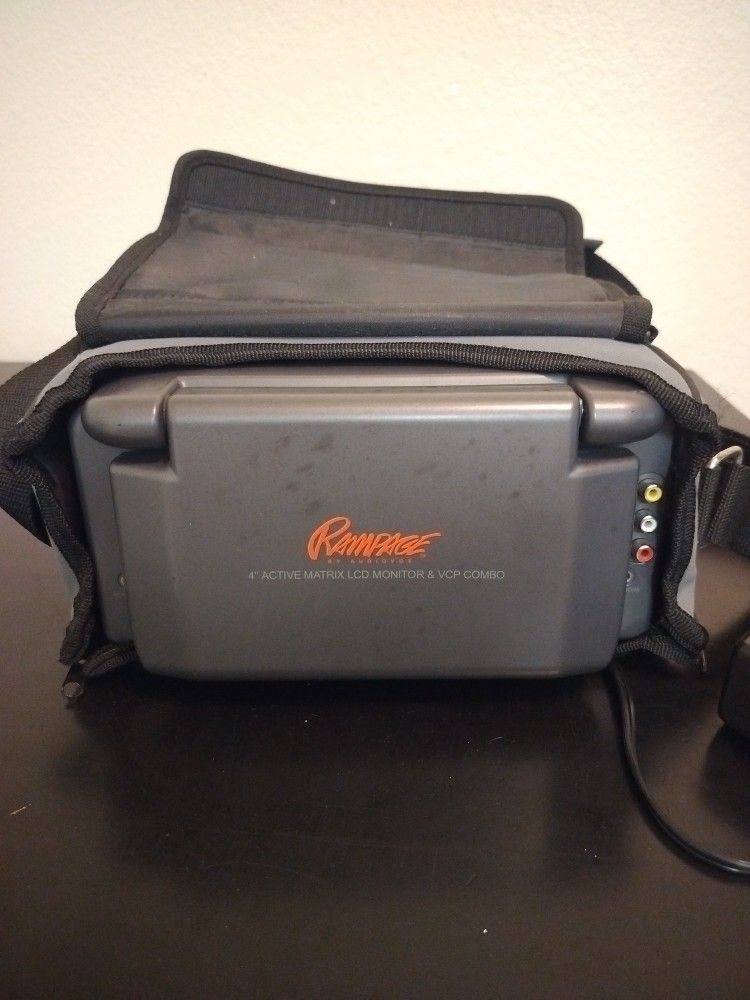 Rampage by Audiovox Portable VHS Player VCR Screen w/Carry Case WORKING