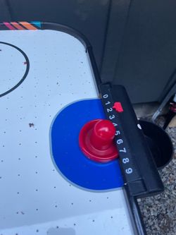 Mini air hockey