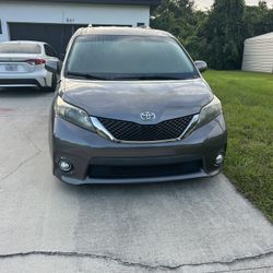 2011 Toyota Sienna