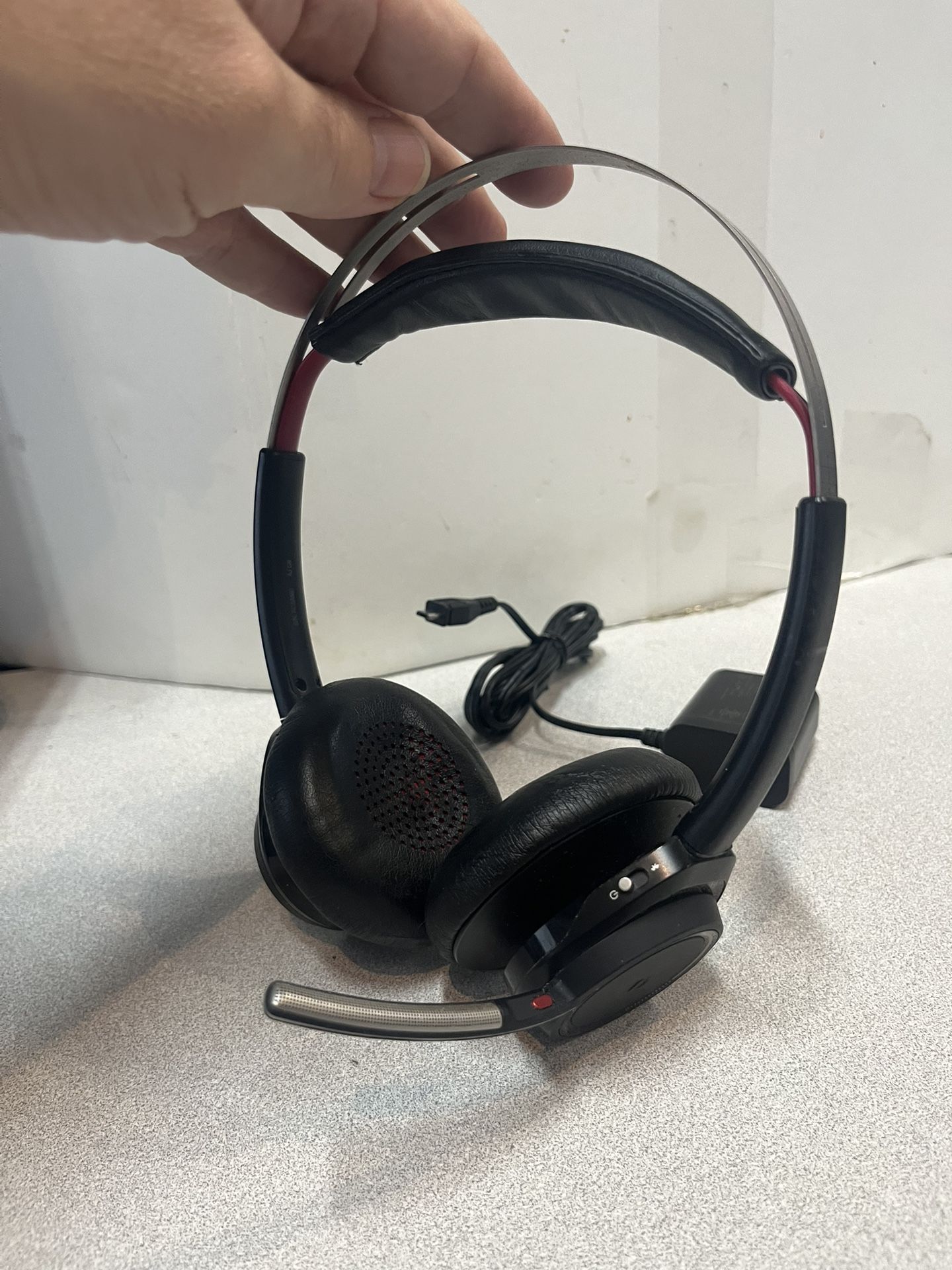 Plantronics PLT Voyager Focus  Noise Cancelling Headset with Mic, Wireless for Cellphones