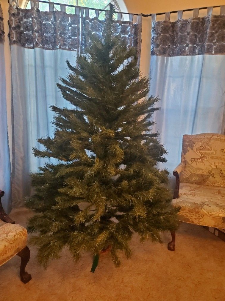 7 Ft Christmas Tree With Cover