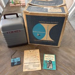 VINTAGE BELL & HOWELL 8 MM MOVIE PROJECTOR MODEL 253 Monterrey *Turns On*