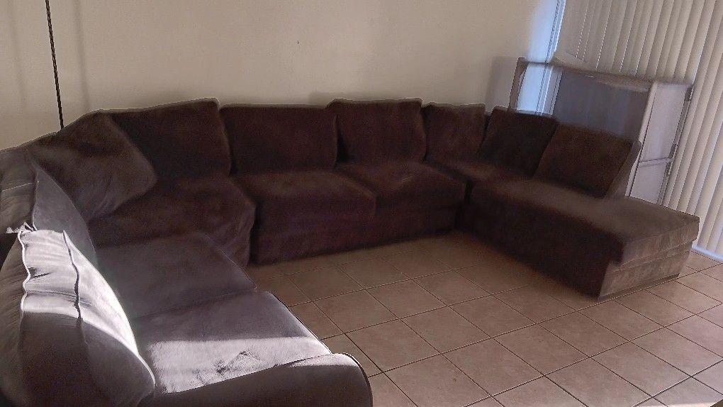 Sectional couch