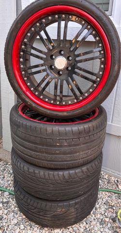 Set of rims and tires