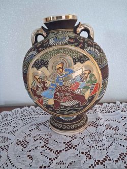 Vintage Japanese Satsuma Moriage Immortals Moon Vase
