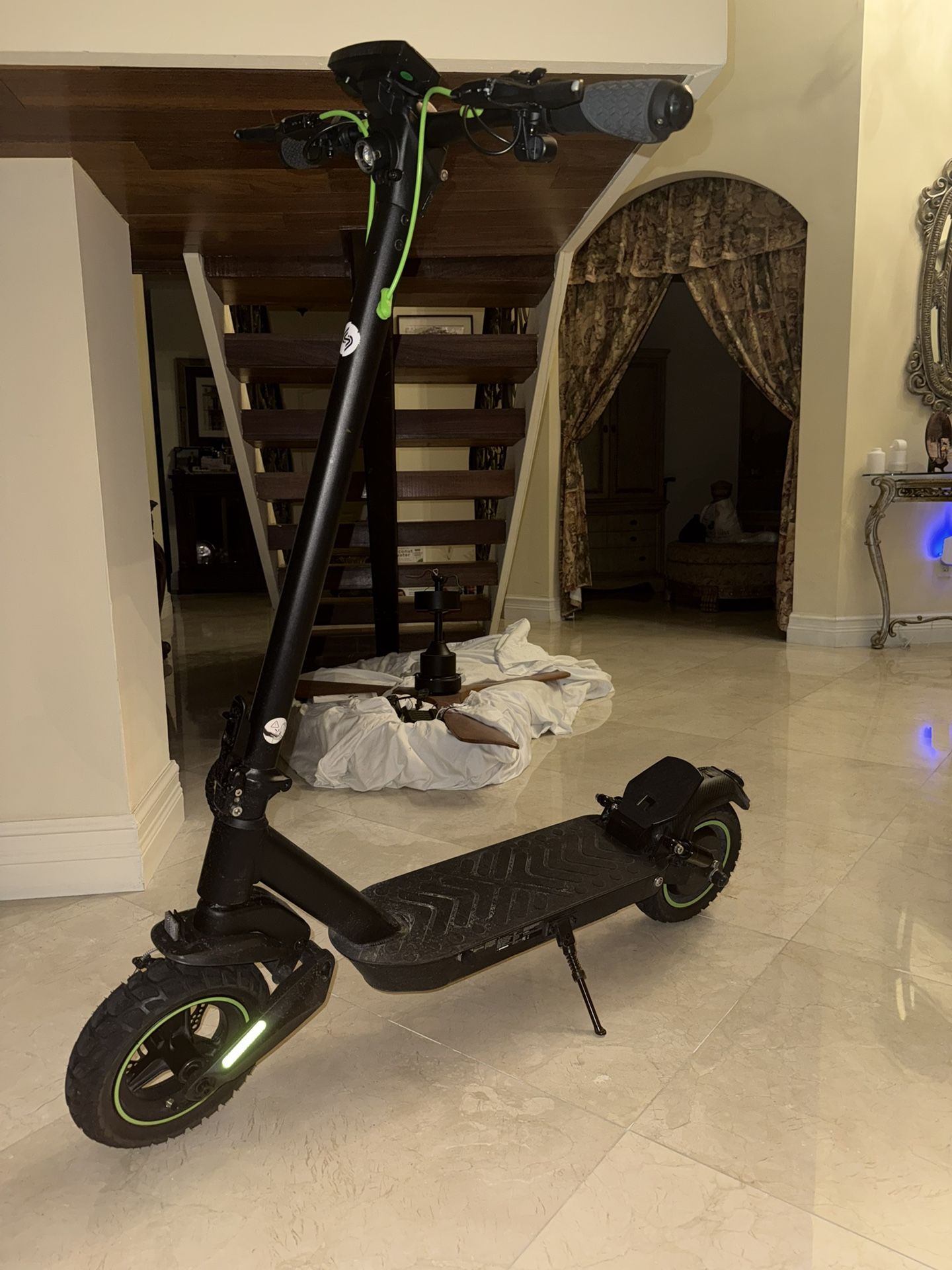 Isinwheel S10 Max Electric Scooter