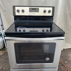 Whirlpool stove in excellent condition🔥