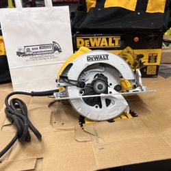 DEWALT 15 Amp Corded 7-1/4 in. Lightweight Circular Saw Price-110$