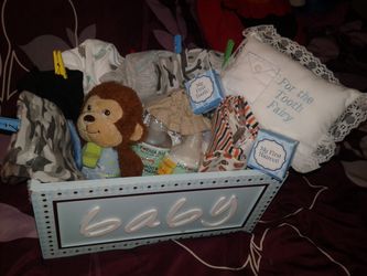 Baby boy layett w/ wooden keepsake box Great Value