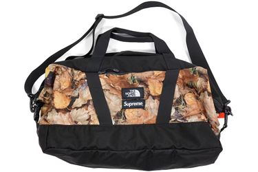 Supreme x The North Face Apex Duffle Bag - Leaves
