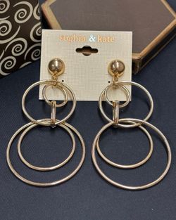 Elegant Gold Tone Statement Earrings 