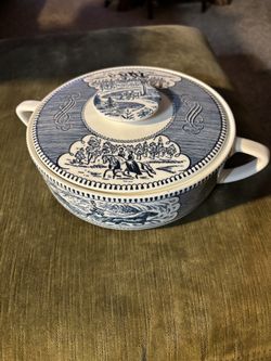 Courier And Ives Casserole With Lid No Chips Or Cracks 