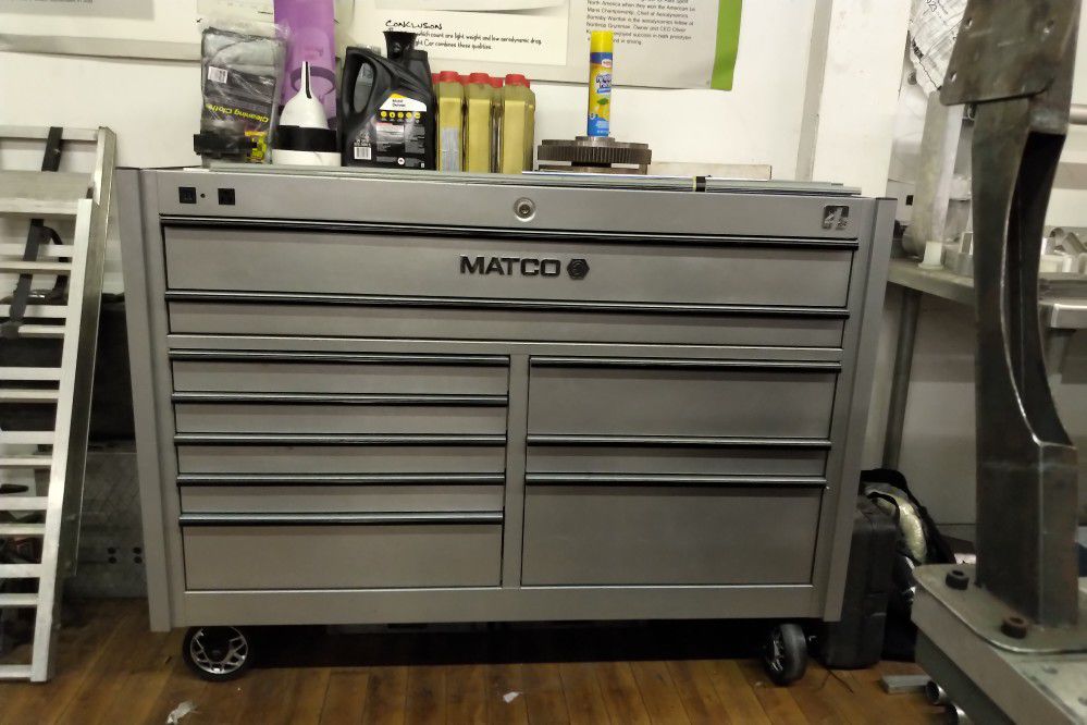 2018 match 4s double bay toolbox with power and usb