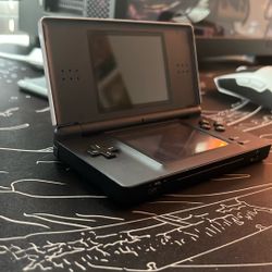 Nintendo DS Lite Guitar Hero Edition