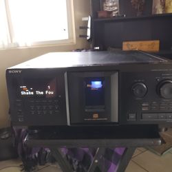 Sony CDP-CX355 300 Disc Mega Storage CD Changer Player w/ Remote and Manual.