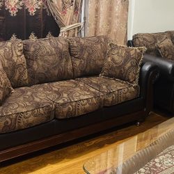Couches/Sofas
