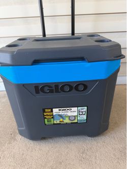 Igloo Cooler Latitude 60 qt. 93 Cans Gray/Blue