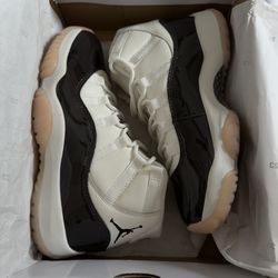 Air Jordan 11 Retro “Neapolitan”