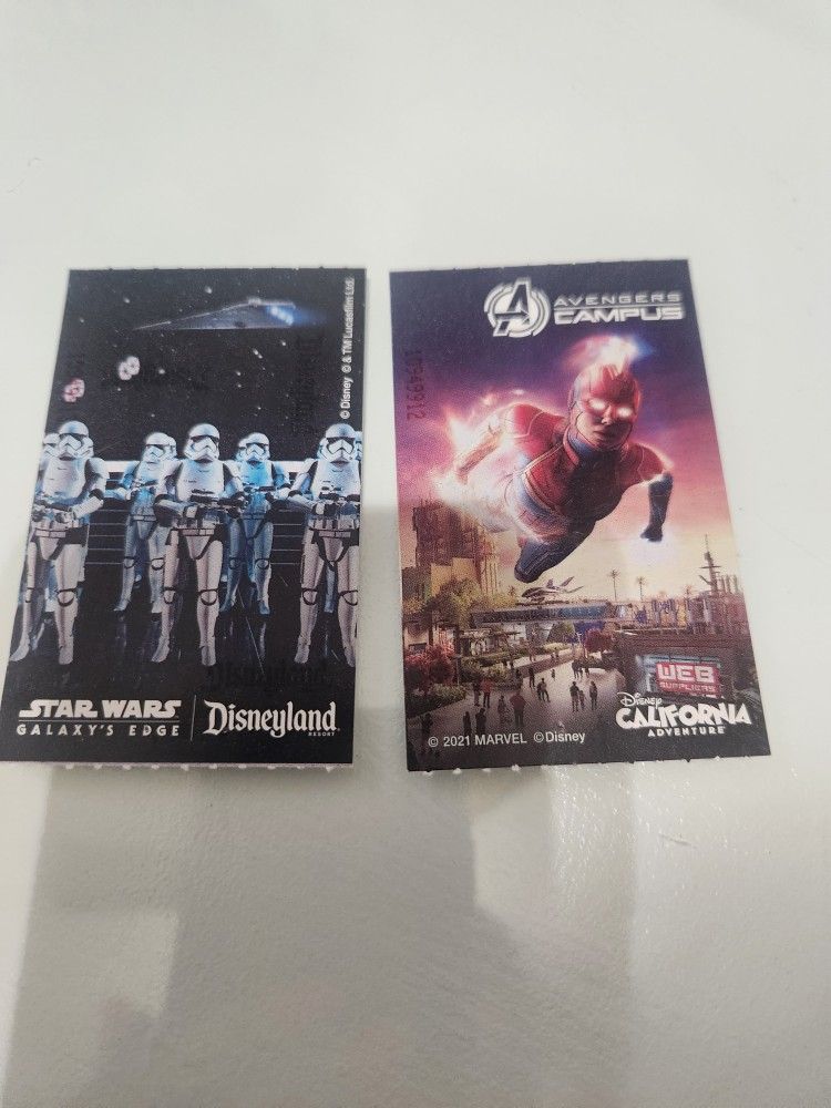 3 DISNEYLAND Tickets 