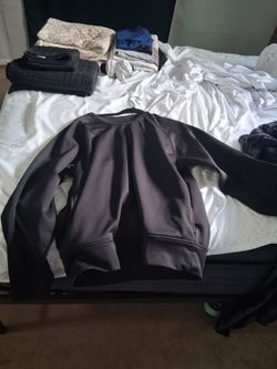 Men's black sweatshirt
