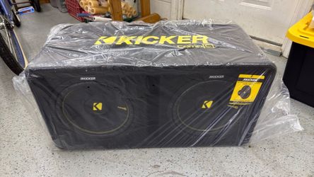 Kicker CompC Dual Subwoofer Enclosure