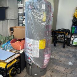 40 Galon Ruud Gas Water Heater